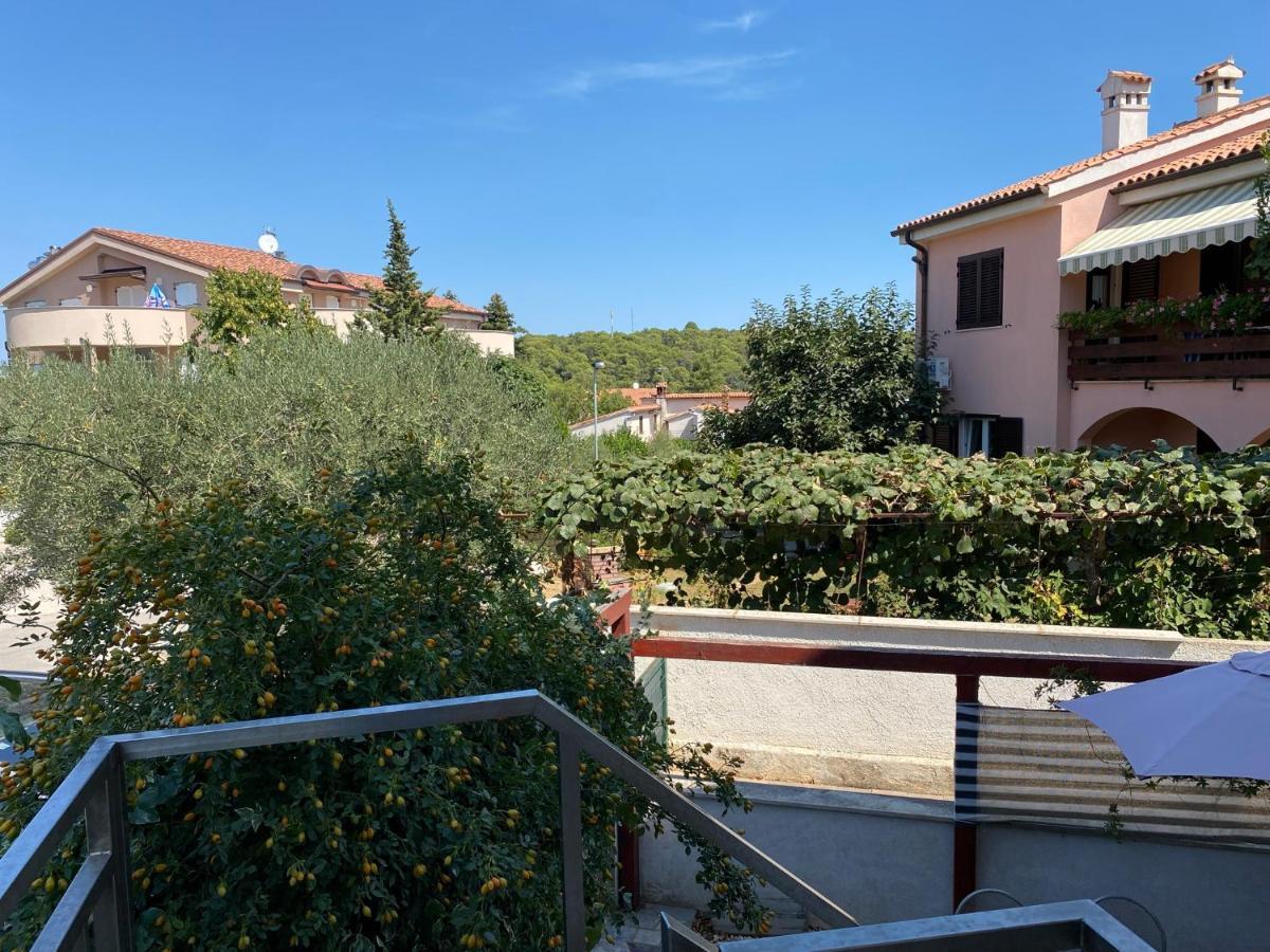דירות באניולה Casa Rosa מראה חיצוני תמונה